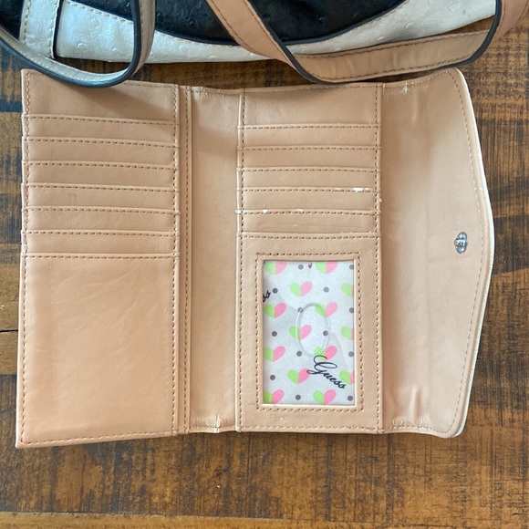 Guess Bag and matching wallet - Picture 5 of 7